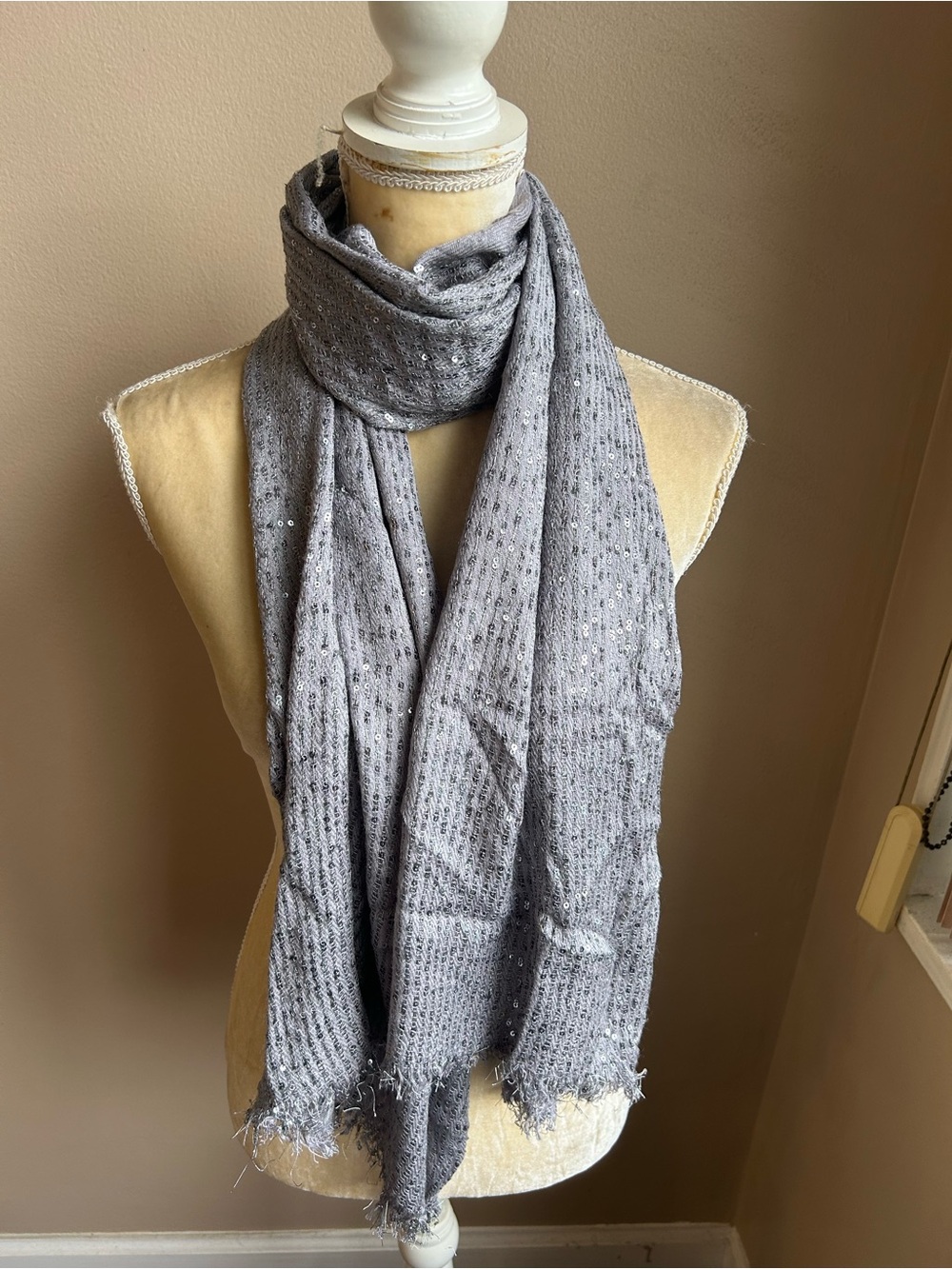 Maurices New Womens Scarf Gray Sequined 5002-3102